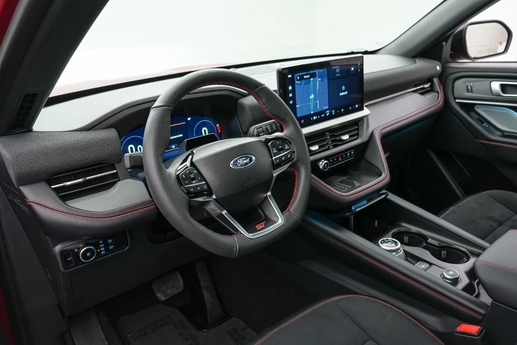 2025 Ford Explorer 6th Gen - Image 14 of 21