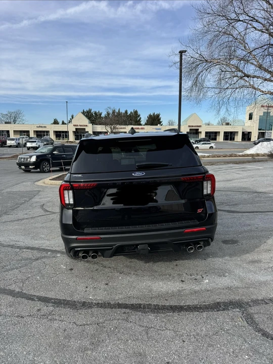 2025 Ford Explorer 6th Gen - Image 5 of 21