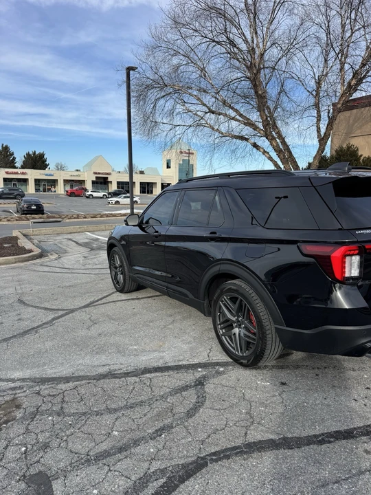 2025 Ford Explorer 6th Gen - Image 4 of 21