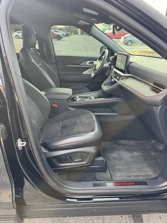 2025 Ford Explorer 6th Gen - Image 13 of 21