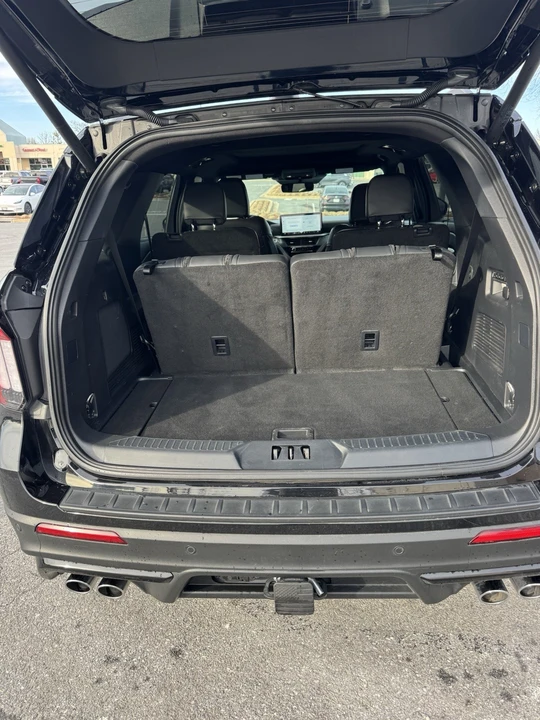 2025 Ford Explorer 6th Gen - Image 8 of 21