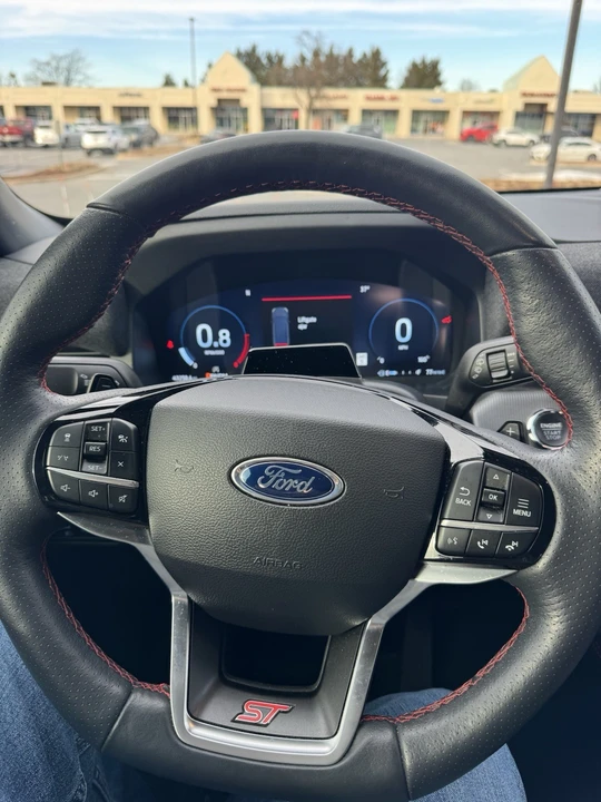 2025 Ford Explorer 6th Gen - Image 15 of 21