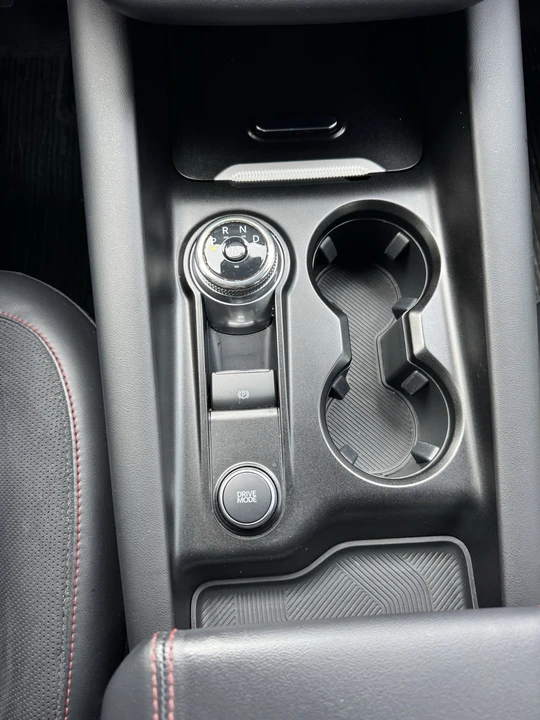 2025 Ford Explorer 6th Gen - Image 18 of 21