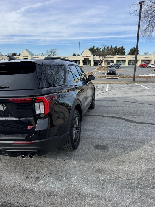 2025 Ford Explorer 6th Gen - Image 6 of 21