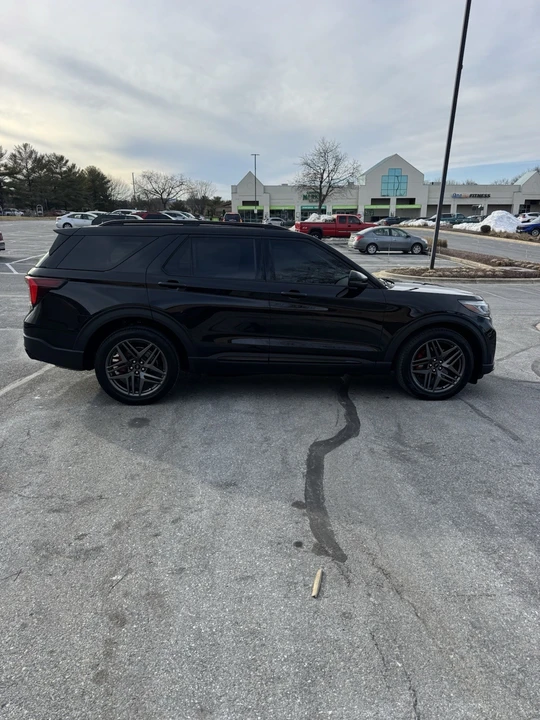 2025 Ford Explorer 6th Gen - Image 7 of 21