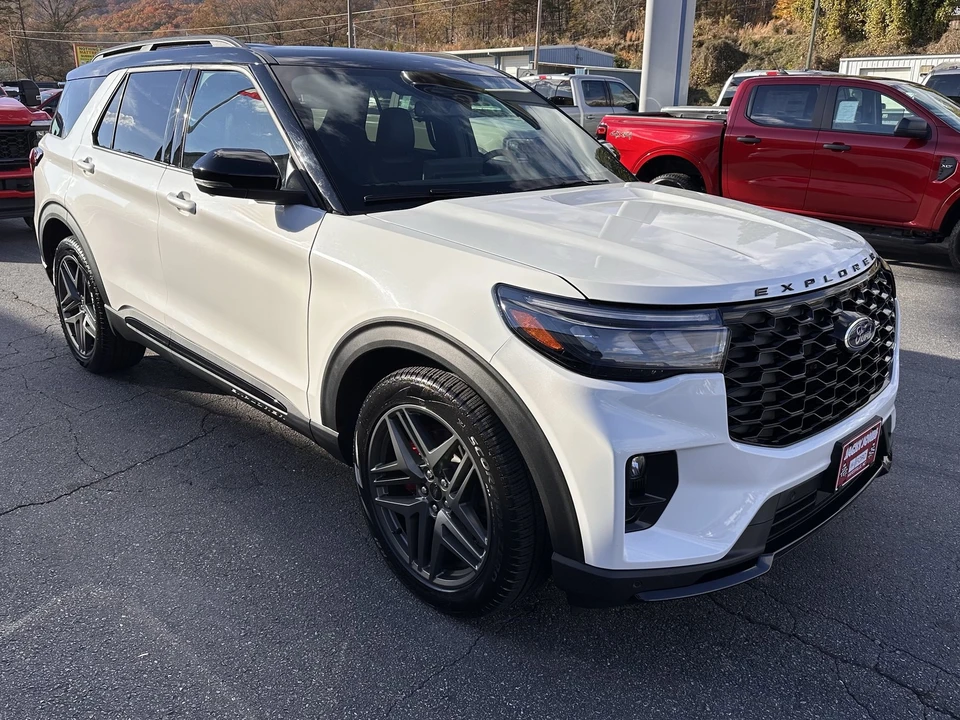 2025 Ford Explorer 6th Gen - Image 4 of 12