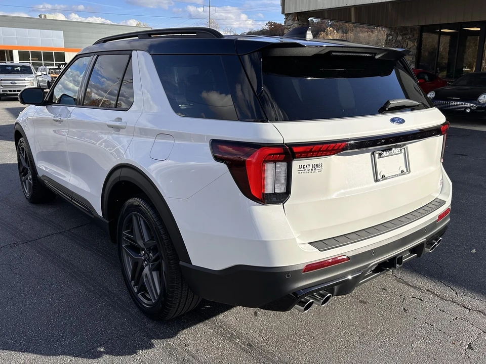 2025 Ford Explorer 6th Gen - Image 8 of 12
