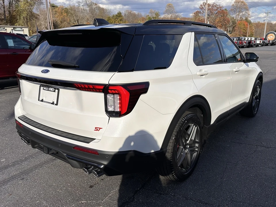 2025 Ford Explorer 6th Gen - Image 6 of 12