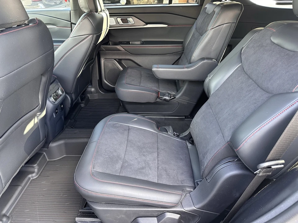 2025 Ford Explorer 6th Gen - Image 12 of 12