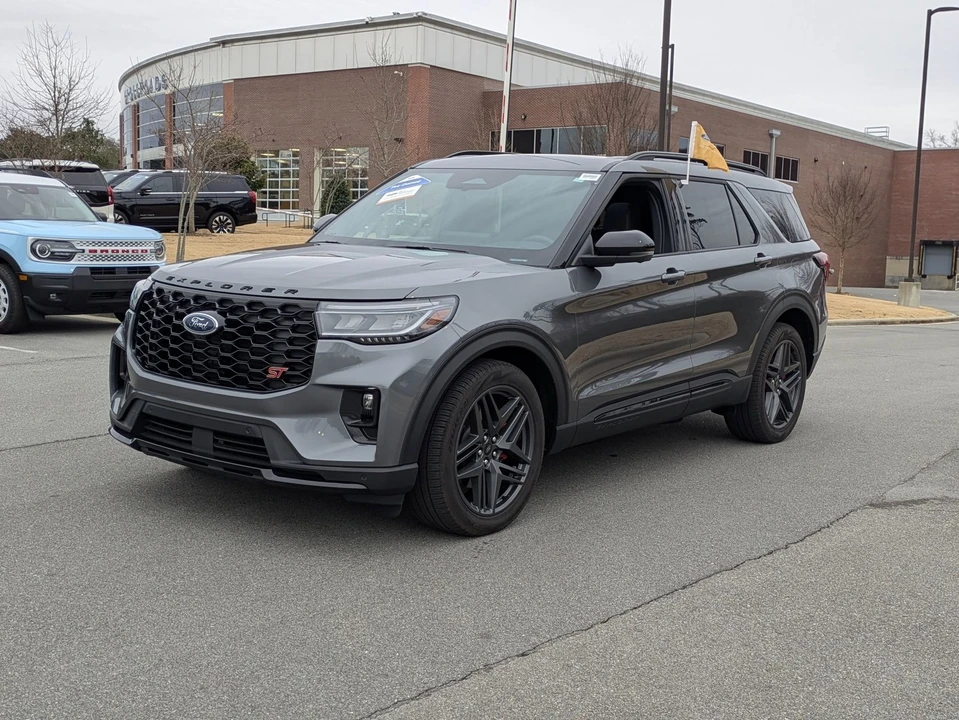 2025 Ford Explorer 6th Gen - Image 8 of 12