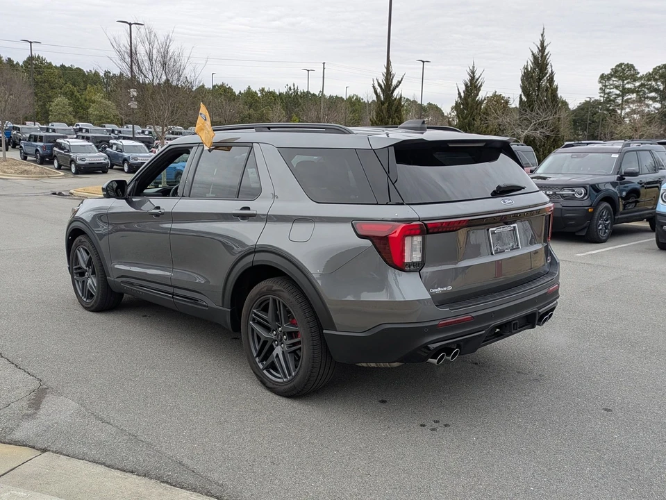 2025 Ford Explorer 6th Gen - Image 6 of 12