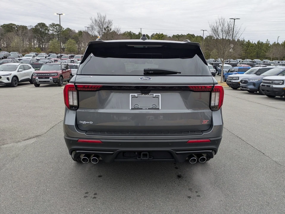 2025 Ford Explorer 6th Gen - Image 5 of 12