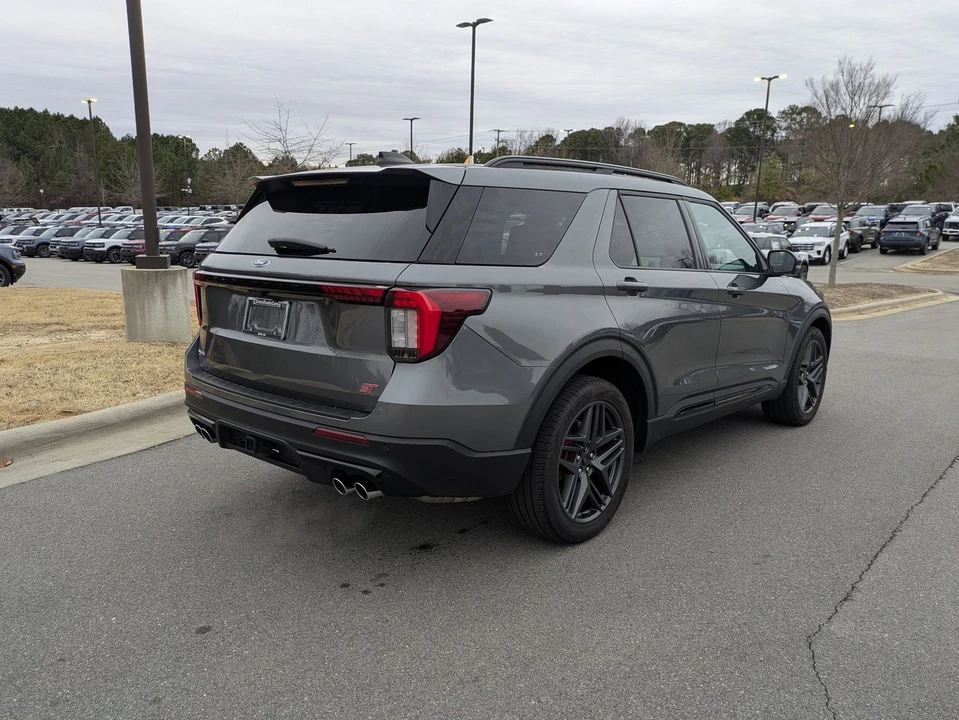 2025 Ford Explorer 6th Gen - Image 4 of 12