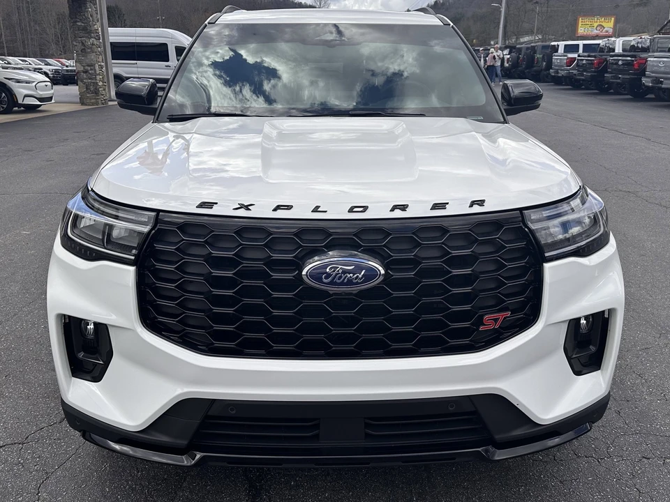 2025 Ford Explorer 6th Gen - Image 3 of 12