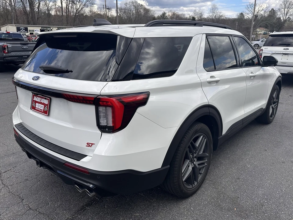 2025 Ford Explorer 6th Gen - Image 6 of 21