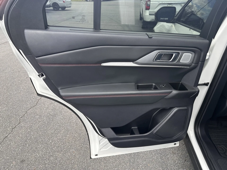 2025 Ford Explorer 6th Gen - Image 11 of 21