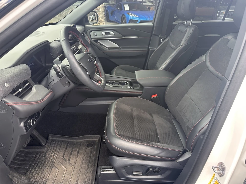 2025 Ford Explorer 6th Gen - Image 10 of 12