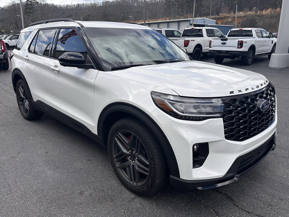 2025 Ford Explorer 6th Gen - Image 4 of 12