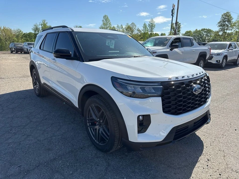 2025 Ford Explorer 6th Gen - Image 4 of 8