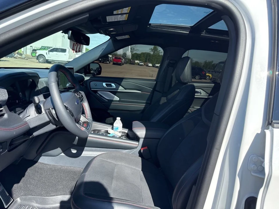 2025 Ford Explorer 6th Gen - Image 5 of 8