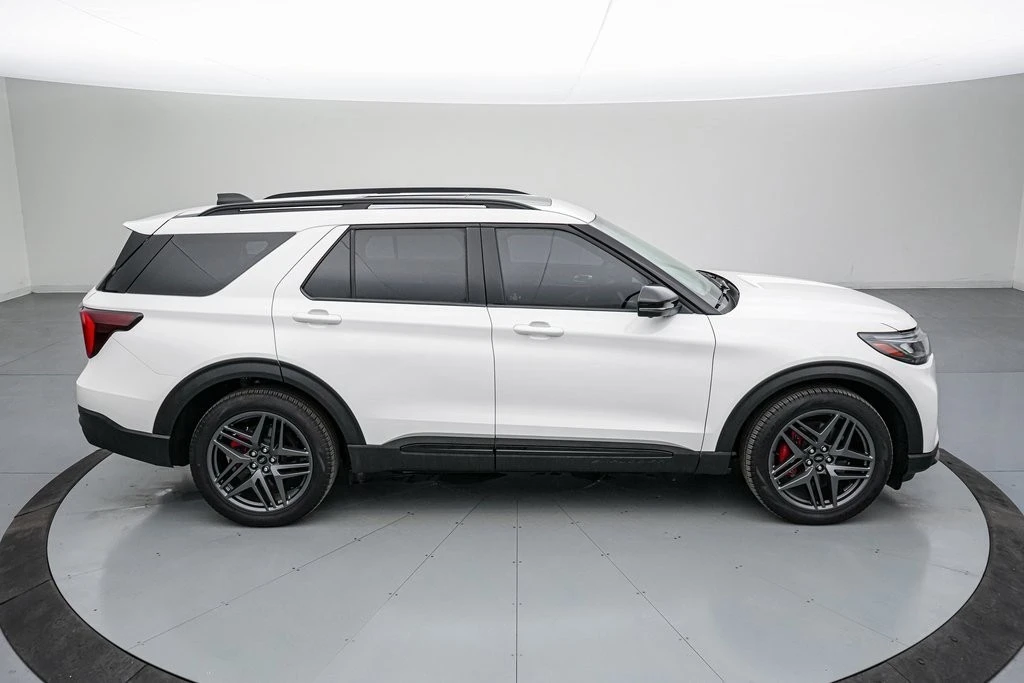 2025 Ford Explorer 6th Gen - Image 4 of 21