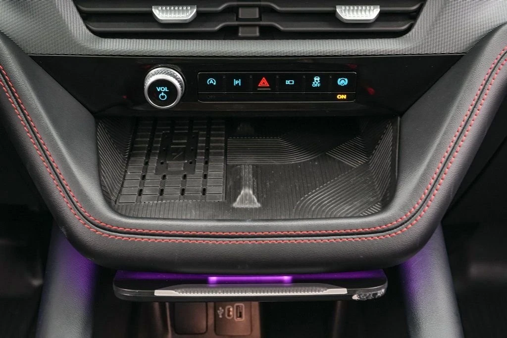 2025 Ford Explorer 6th Gen - Image 18 of 21