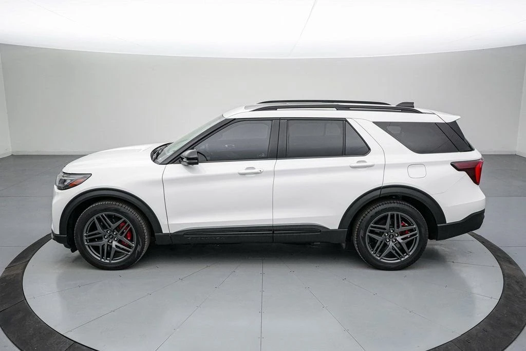 2025 Ford Explorer 6th Gen - Image 8 of 21