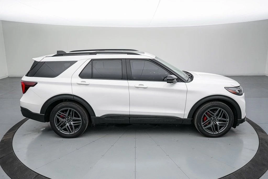 2025 Ford Explorer 6th Gen - Image 4 of 21