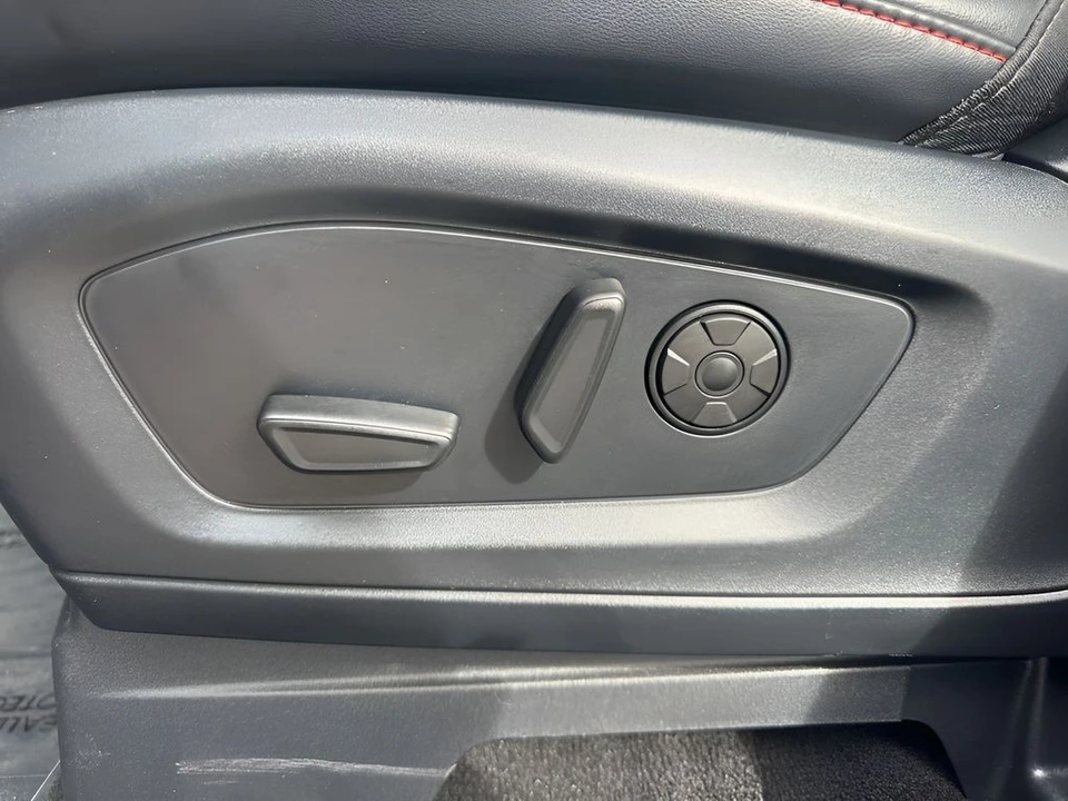 2025 Ford Explorer 6th Gen - Image 10 of 21