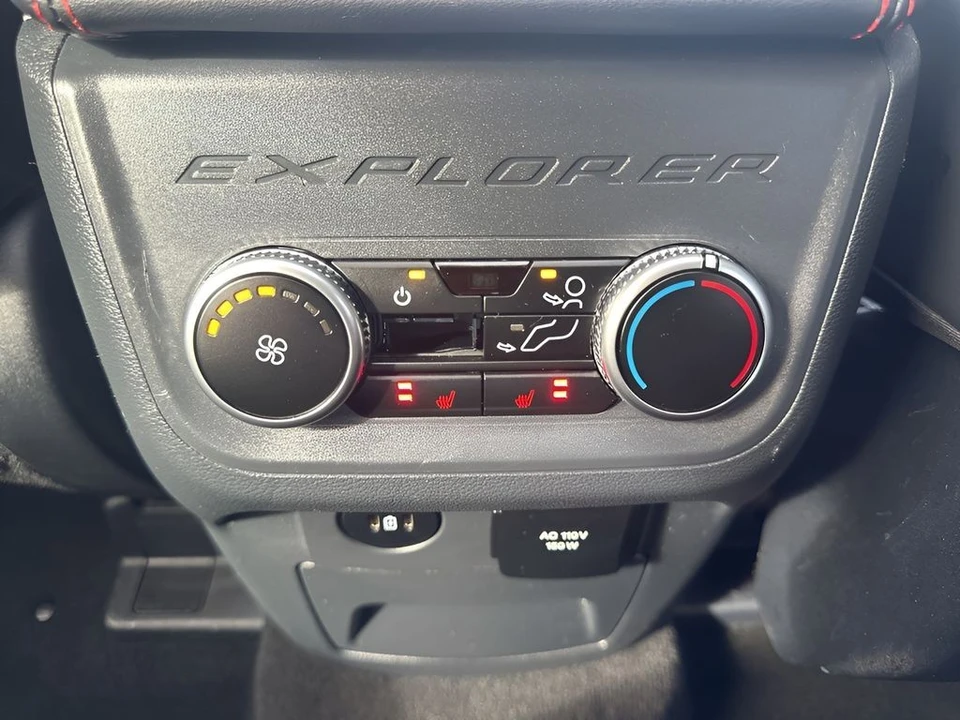 2025 Ford Explorer 6th Gen - Image 15 of 21
