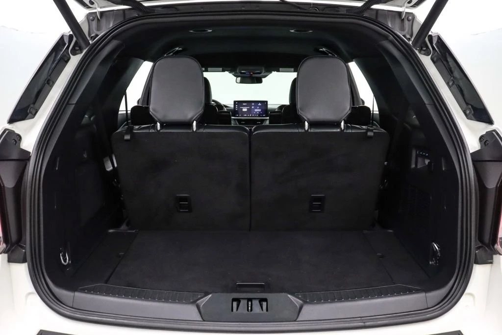 2025 Ford Explorer 6th Gen - Image 21 of 25