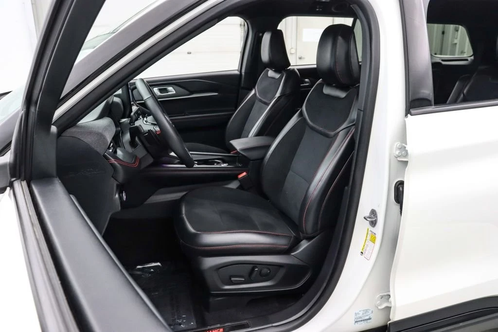 2025 Ford Explorer 6th Gen - Image 12 of 25