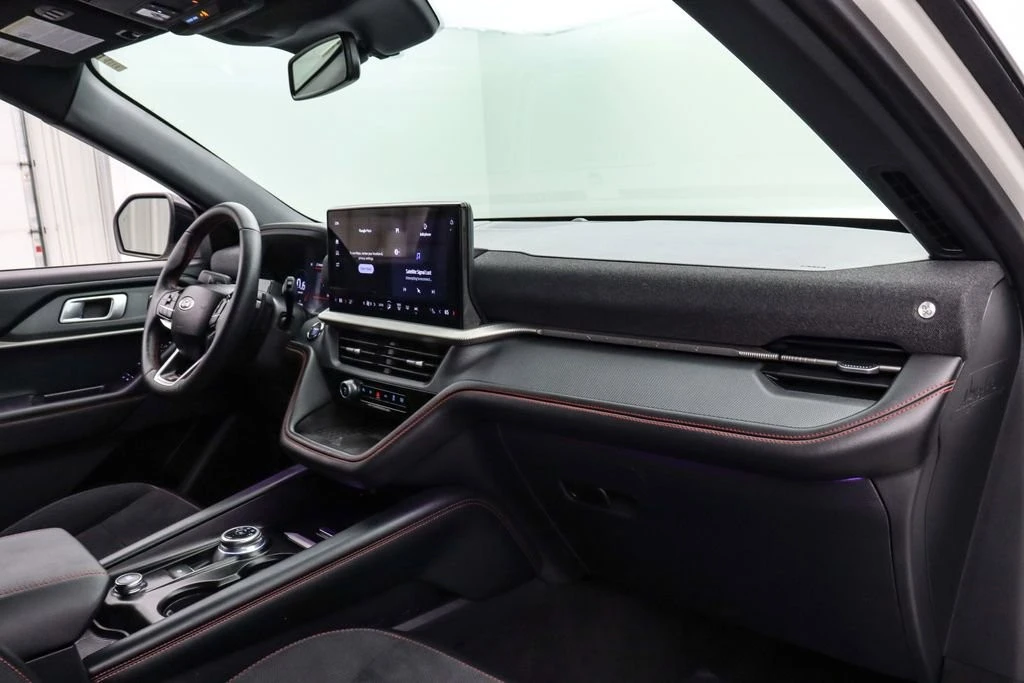 2025 Ford Explorer 6th Gen - Image 23 of 25