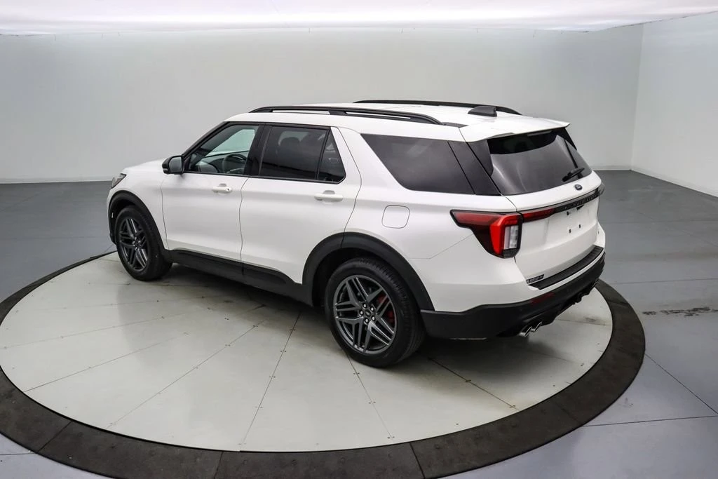 2025 Ford Explorer 6th Gen - Image 7 of 25