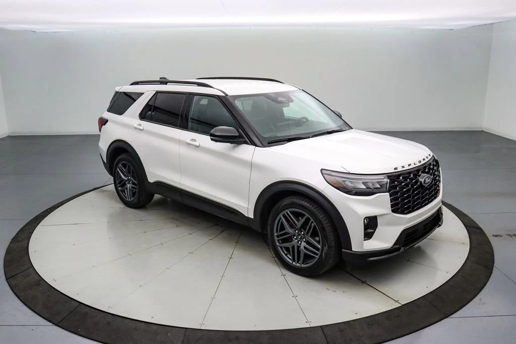 2025 Ford Explorer 6th Gen - Image 2 of 25
