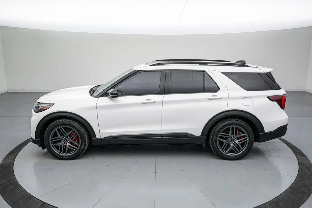 2025 Ford Explorer 6th Gen - Image 8 of 31