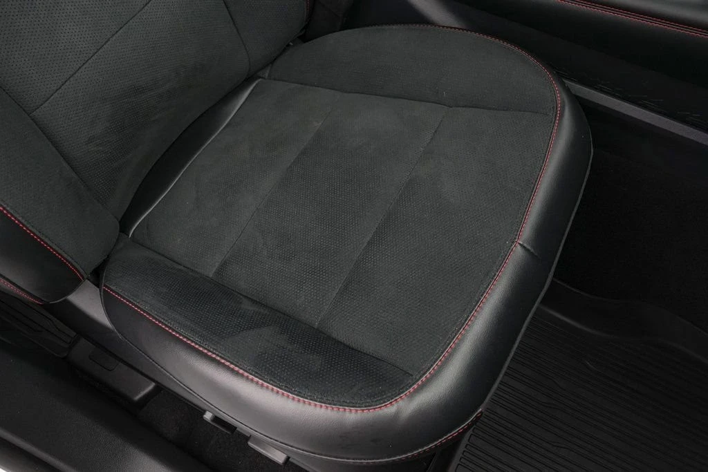 2025 Ford Explorer 6th Gen - Image 30 of 31