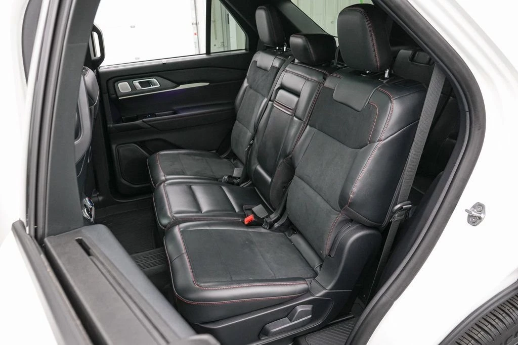 2025 Ford Explorer 6th Gen - Image 22 of 31