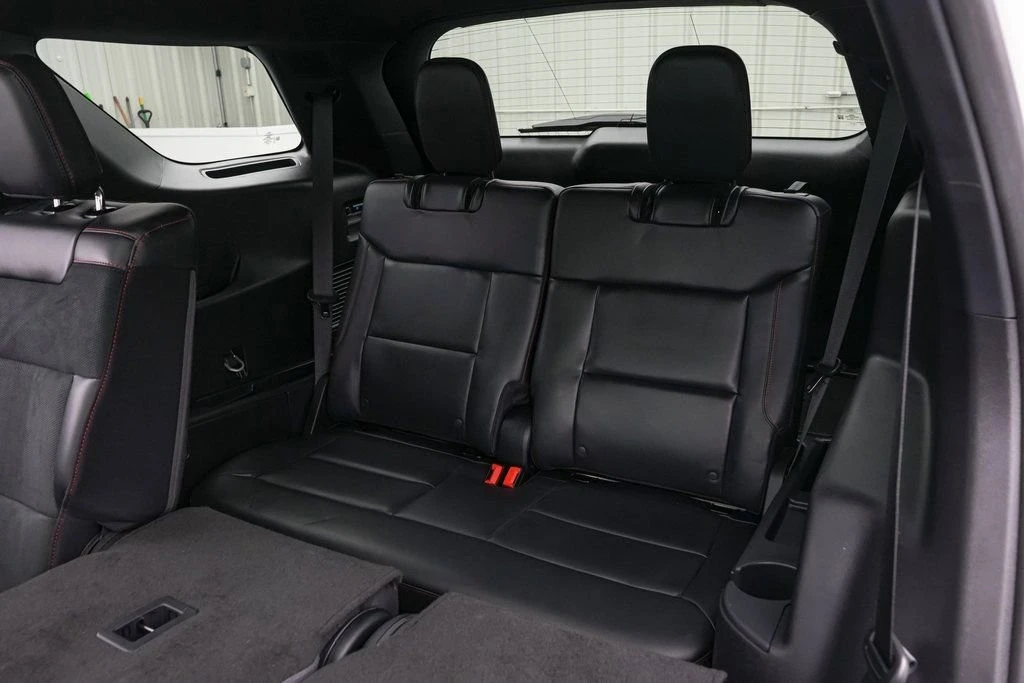 2025 Ford Explorer 6th Gen - Image 23 of 31