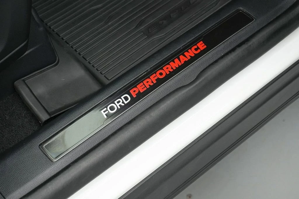 2025 Ford Explorer 6th Gen - Image 29 of 31