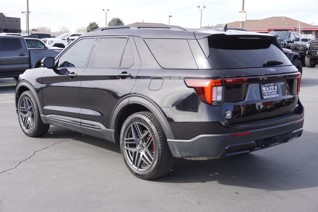 2025 Ford Explorer 6th Gen - Image 8 of 12