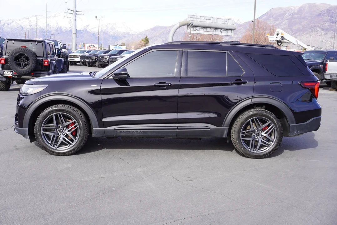 2025 Ford Explorer 6th Gen - Image 7 of 12