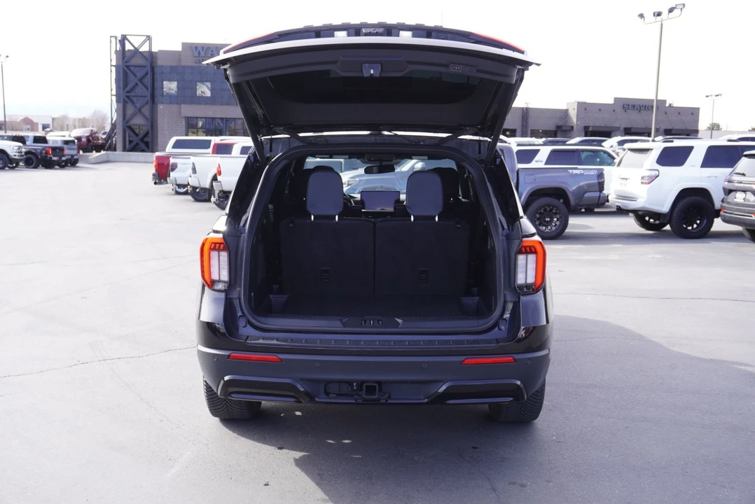2025 Ford Explorer 6th Gen - Image 11 of 12