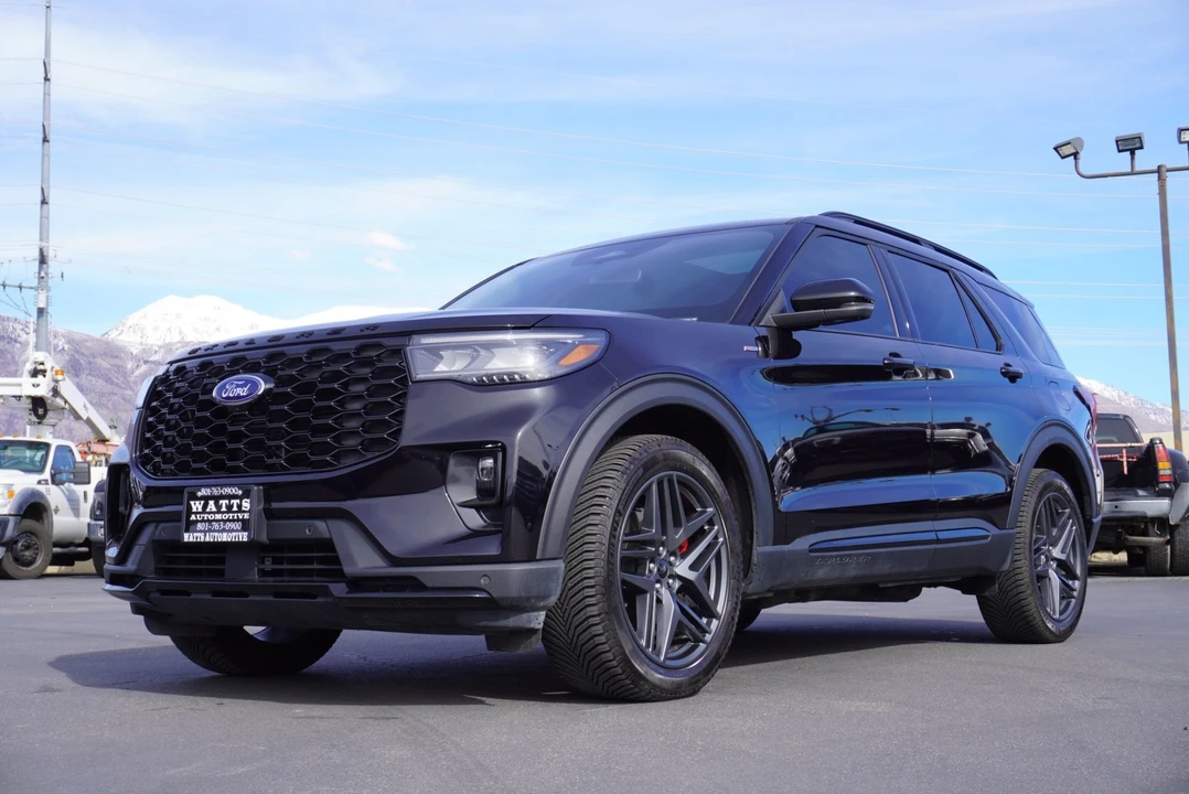 2025 Ford Explorer 6th Gen - Image 6 of 12