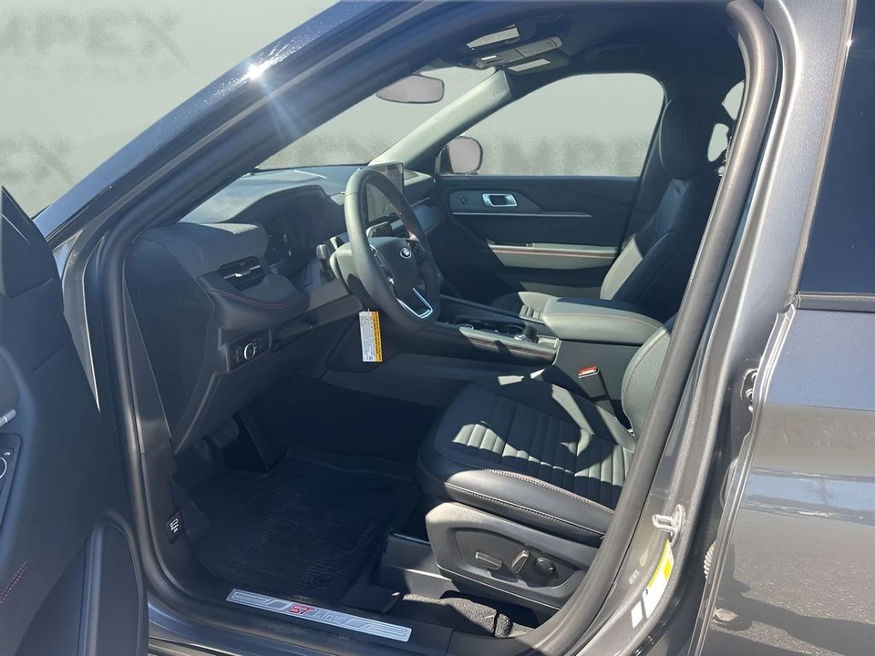 2025 Ford Explorer 6th Gen - Image 9 of 21