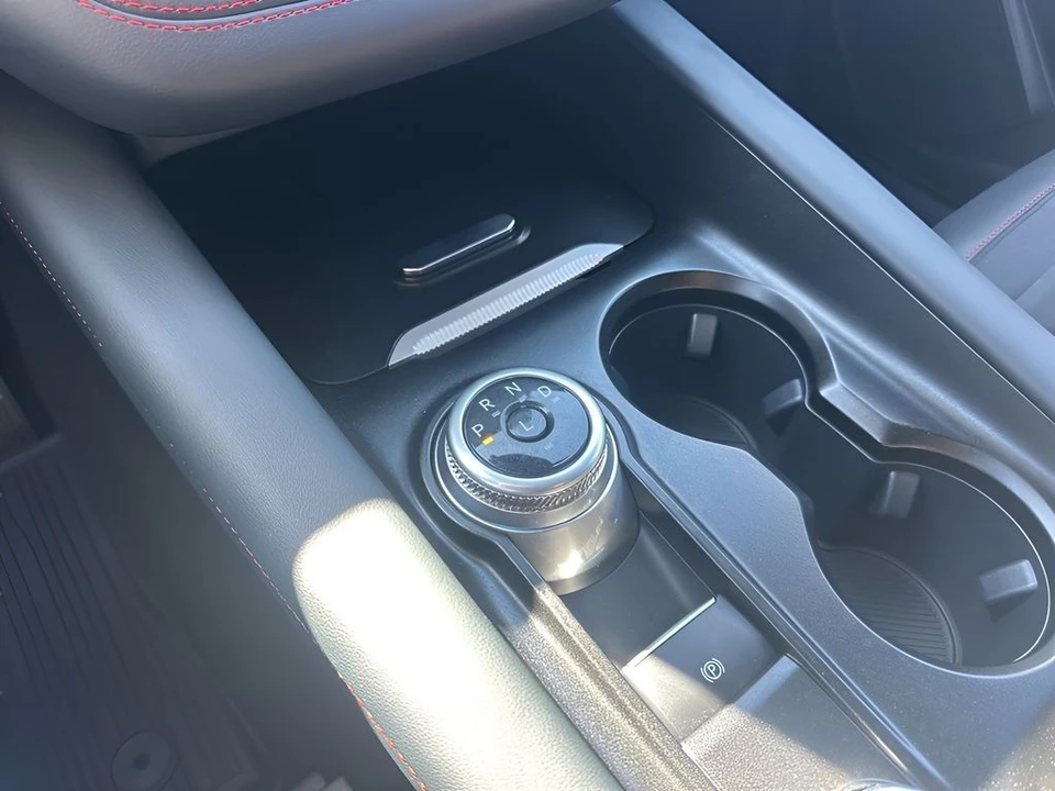2025 Ford Explorer 6th Gen - Image 18 of 21