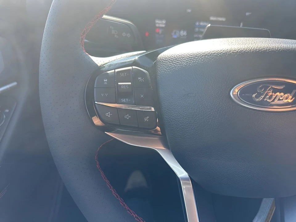 2025 Ford Explorer 6th Gen - Image 16 of 21