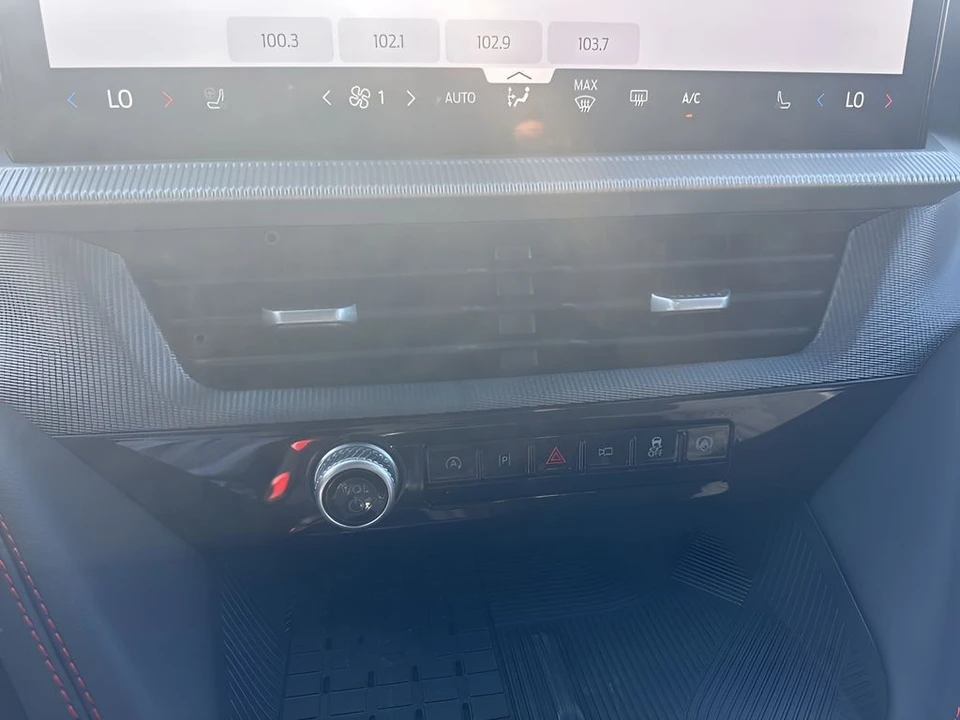 2025 Ford Explorer 6th Gen - Image 20 of 21