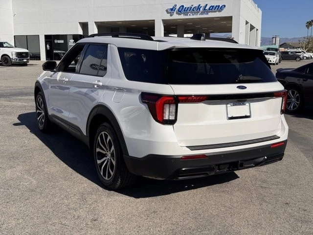2025 Ford Explorer 6th Gen - Image 10 of 12