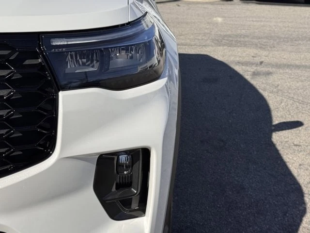 2025 Ford Explorer 6th Gen - Image 8 of 12